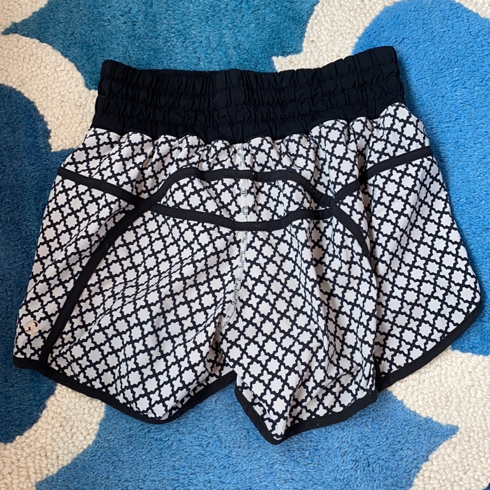 Lululemon tracker short
